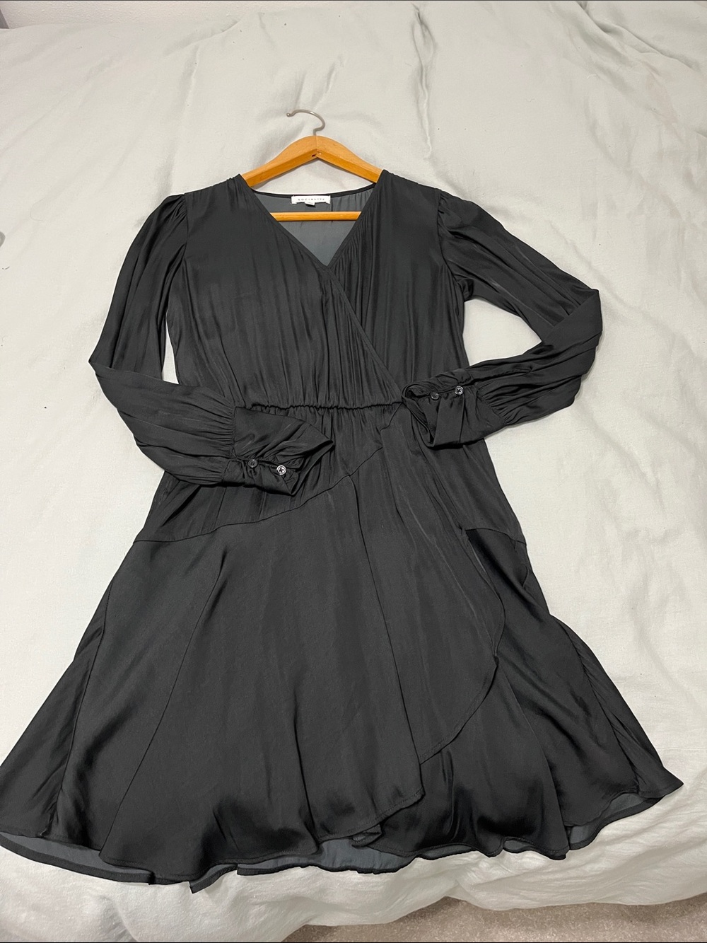 Black V-Neck Long Sleeve Dress